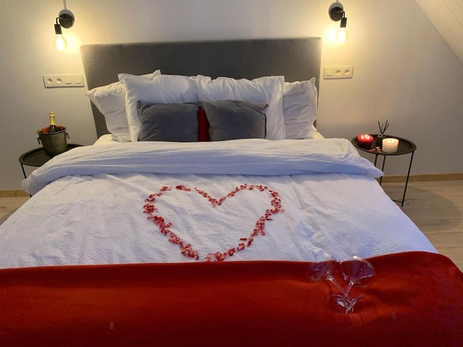 Lovely 1-Bedroom Appartement Le Joyau With Indoor Pool And Sauna Lasne Eksteriør bilde